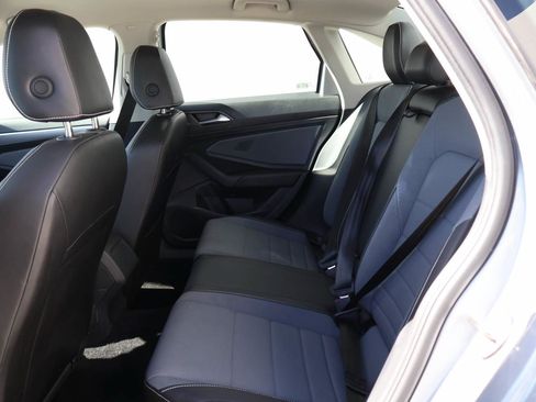Used 2025 Volkswagen Jetta SE FWD image 10
