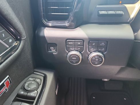 Certified 2025 GMC Sierra 1500 AT4 w/ AT4 Premium Package AWD/4WD image 25