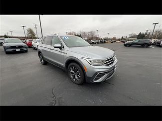 Used 2022 Volkswagen Tiguan SE video 2