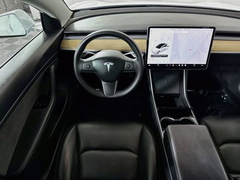 Used 2020 Tesla Model 3 Standard Range RWD image 3
