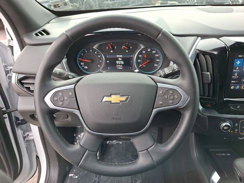 Used 2023 Chevrolet Traverse LT image 11