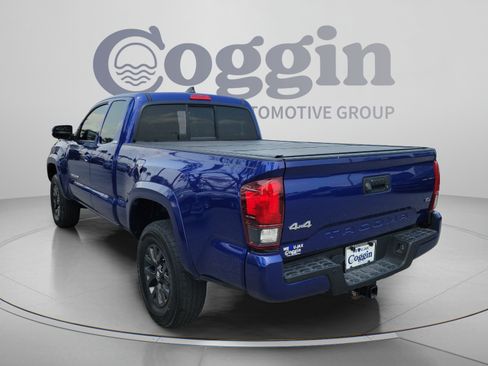 Used 2023 Toyota Tacoma SR5 w/ Technology Package AWD/4WD image 2