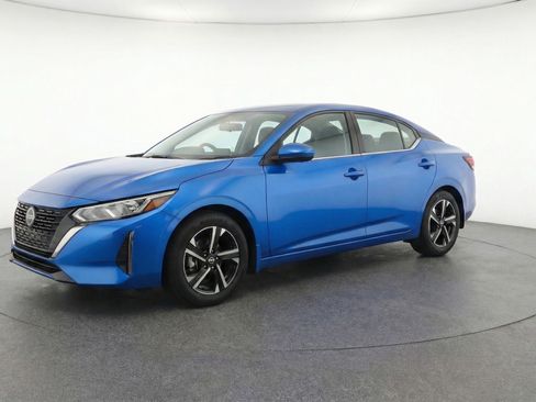 Used 2025 Nissan Sentra SV FWD image 3