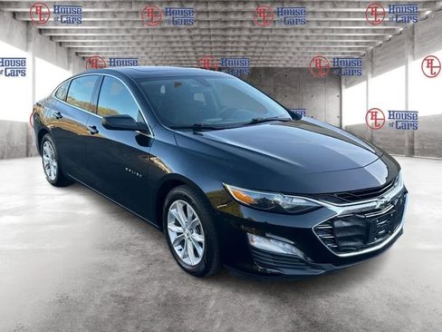 Used 2019 Chevrolet Malibu LT w/ Driver Confidence Package FWD image 3