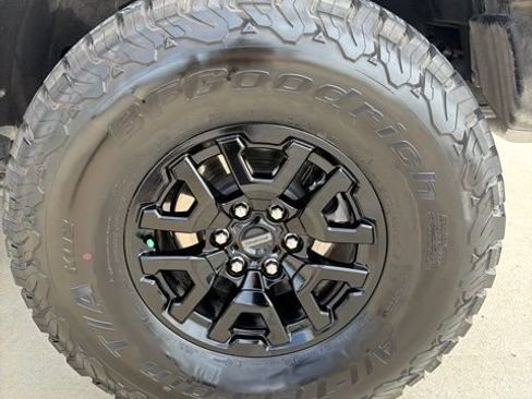 Used 2025 Ford Bronco Raptor AWD/4WD image 19