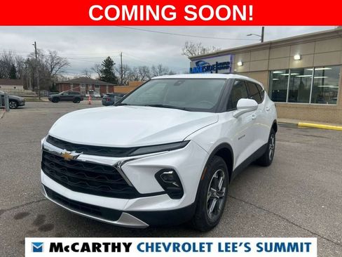 Used 2025 Chevrolet Blazer LT image 1