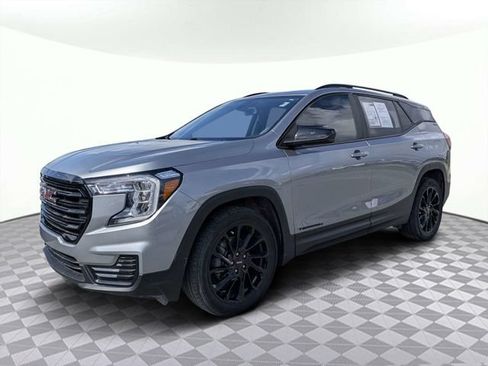 Used 2023 GMC Terrain SLE w/ Driver Convenience Package FWD image 7