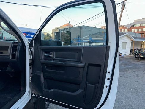 Used 2011 RAM 4500 4x4 Regular Cab w/ PWR & Remote Entry Group image 18