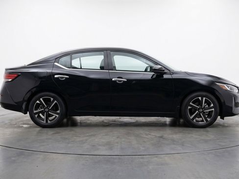 Used 2025 Nissan Sentra SV FWD image 9