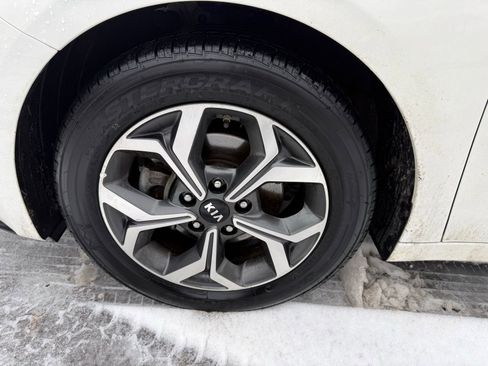 Used 2021 Kia Forte LXS image 7