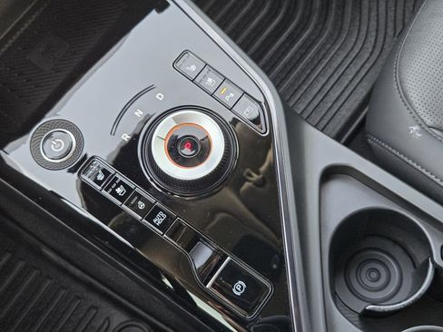 Certified 2024 Kia Niro Wave image 19