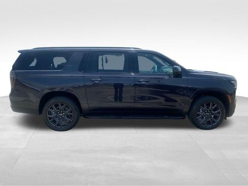 New 2026 Chevrolet Suburban RST w/ Advanced Technology Package AWD/4WD image 6