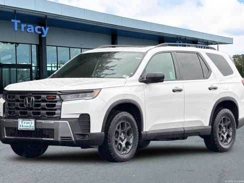 New 2026 Honda Pilot TrailSport image 8
