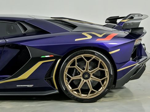 Used 2019 Lamborghini Aventador SVJ image 14