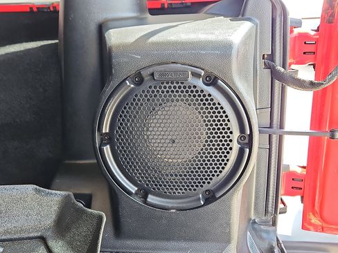 Used 2013 Jeep Wrangler Unlimited Sport image 9