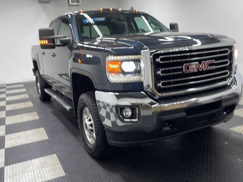 Used 2017 GMC Sierra 2500 SLE w/ HD SLE Preferred Plus Package AWD/4WD image 22
