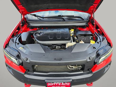 Used 2019 Jeep Cherokee Trailhawk w/ Comfort/Convenience Group image 18