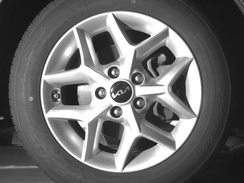 Used 2025 Kia Soul LX w/ LX Technology Package FWD image 13
