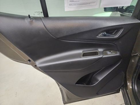 Used 2023 Chevrolet Equinox LT image 24