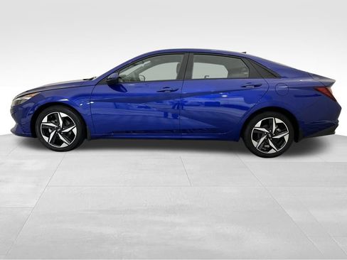 Certified 2023 Hyundai Elantra SEL w/ Convenience Package image 2