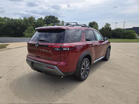 New 2026 Nissan Pathfinder Platinum AWD/4WD image 3