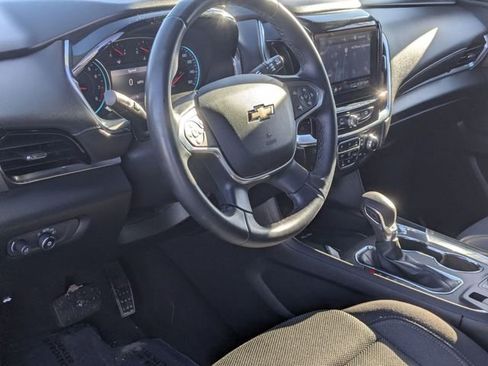 Used 2023 Chevrolet Traverse LT image 16