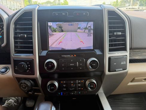 Used 2019 Ford F150 Lariat w/ Equipment Group 502A Luxury AWD/4WD image 13