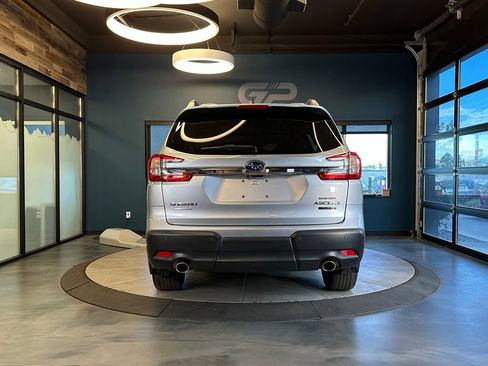 Used 2024 Subaru Ascent Touring AWD/4WD image 4