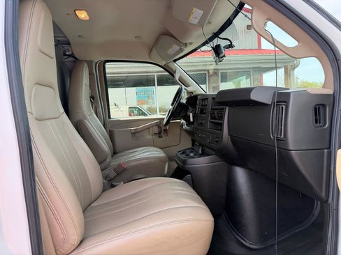 Used 2021 Chevrolet Express 2500 w/ Driver Convenience Package image 23