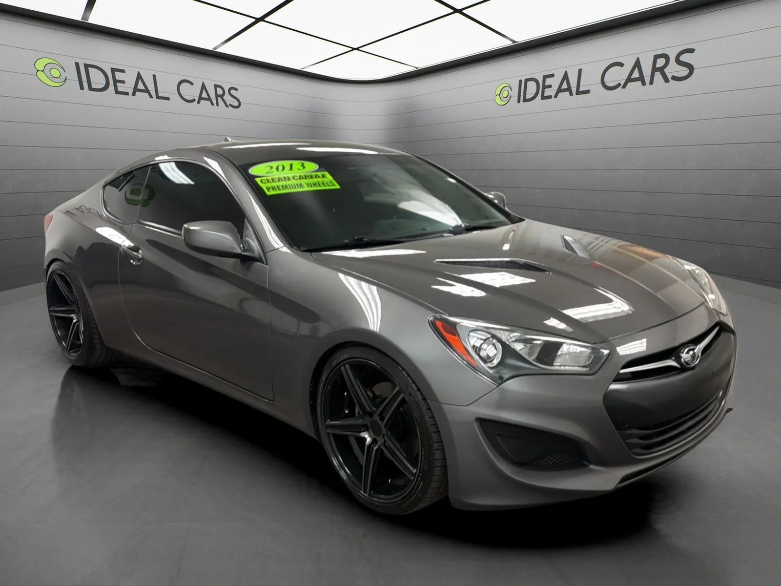 Used 2013 Hyundai Genesis 2.0T RWD image 3