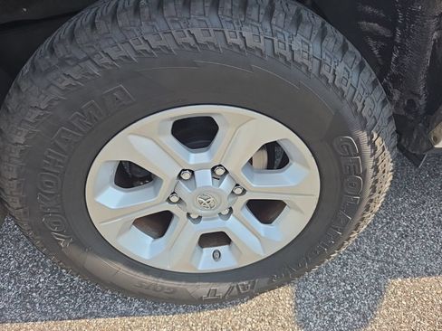 Used 2015 Toyota 4Runner SR5 RWD image 10