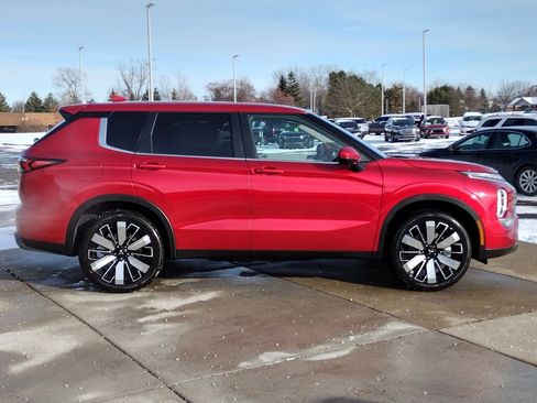 New 2026 Mitsubishi Outlander SE image 15