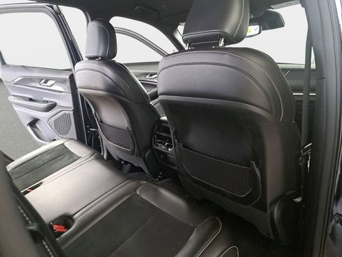 Certified 2023 Jeep Grand Cherokee Altitude image 11