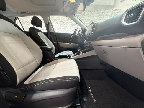 Certified 2026 Hyundai Venue SEL FWD image 12