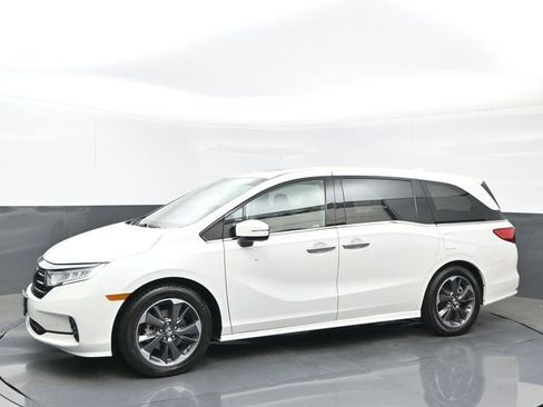 Certified 2022 Honda Odyssey Elite image 2