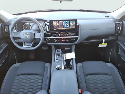 New 2026 Nissan Pathfinder SV image 17