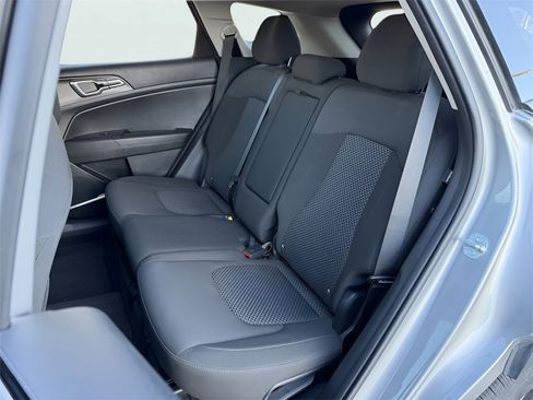 Used 2025 Kia Sportage LX image 12