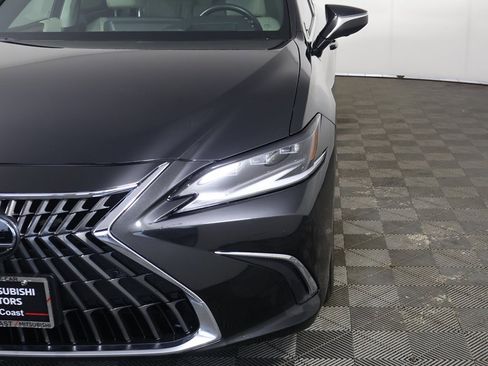 Used 2023 Lexus ES 350 w/ Ultra Luxury Package image 17