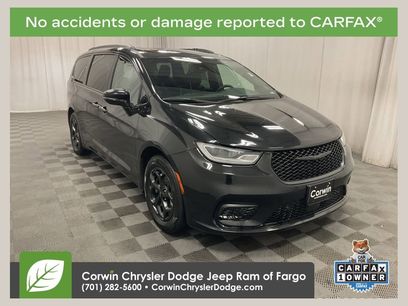 Used 2024 Chrysler Pacifica Premium