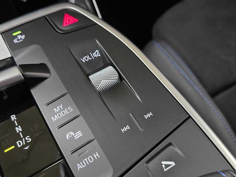 Used 2025 BMW X2 xDrive28i w/ Technology Package image 32