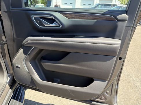 Used 2021 Chevrolet Suburban Premier AWD/4WD image 14