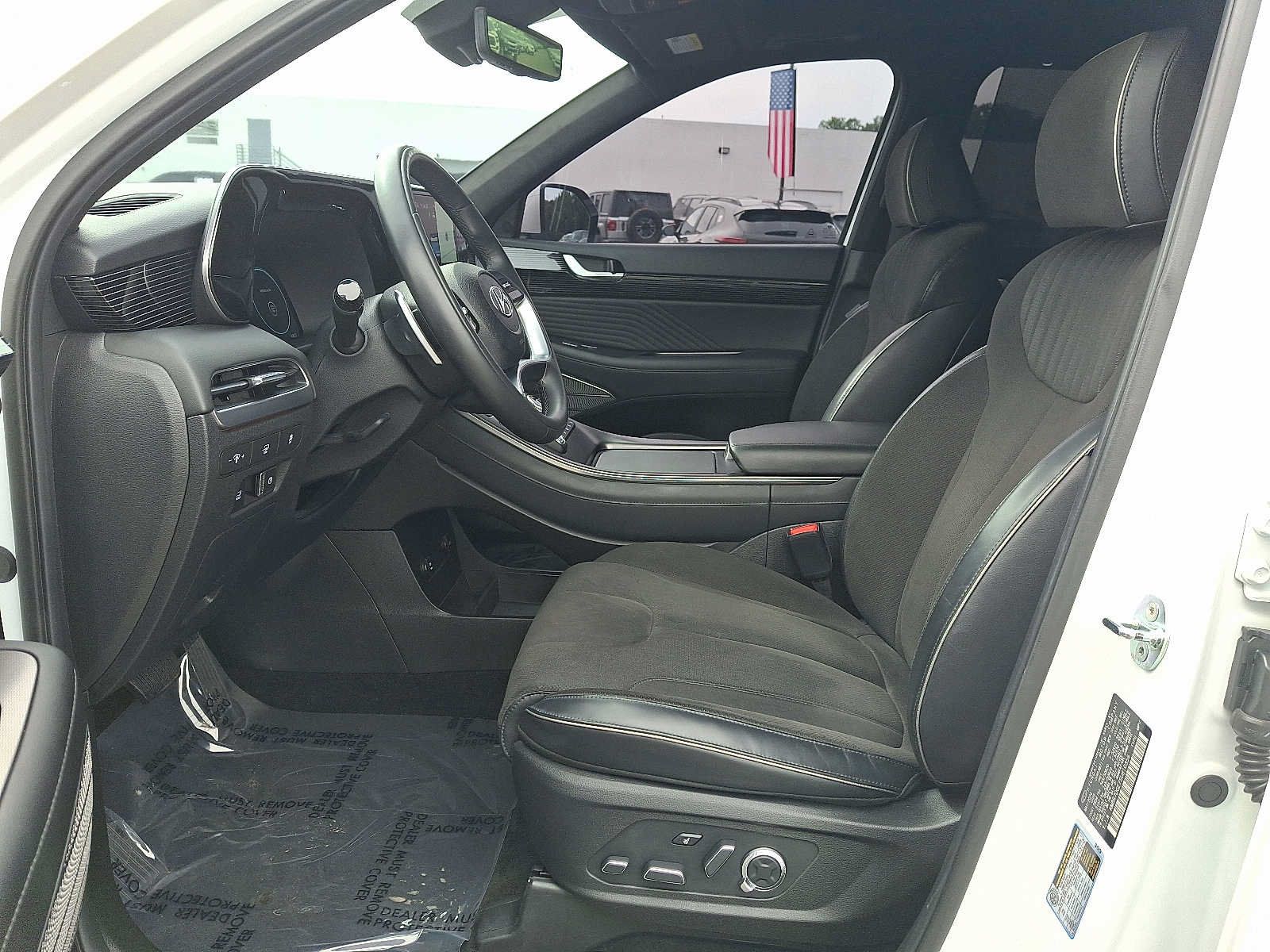 Used 2025 Hyundai Palisade Calligraphy AWD/4WD image 13
