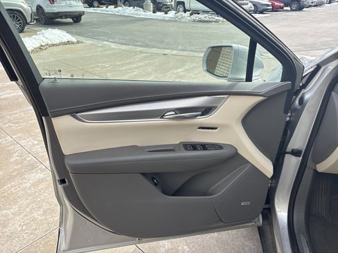 Used 2020 Cadillac XT5 Premium Luxury image 14