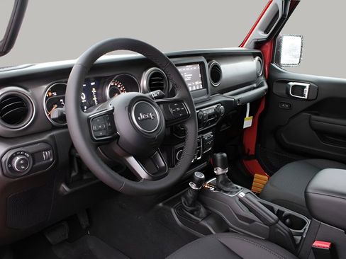 Used 2023 Jeep Gladiator Willys image 15