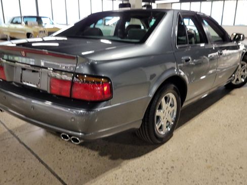 Used 2004 Cadillac Seville SLS w/ Preferred Equipment Group FWD image 34