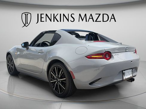 Used 2024 MAZDA MX-5 Miata RF Grand Touring RWD image 5