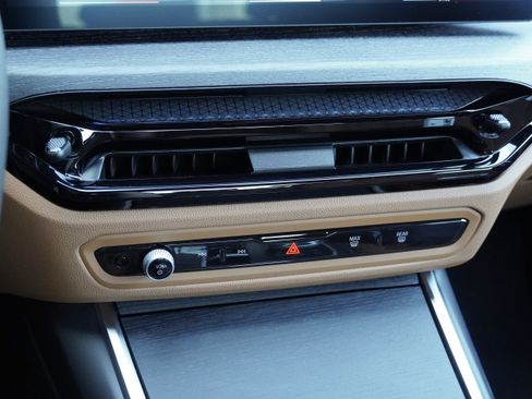 Certified 2025 BMW 330i Sedan RWD image 27