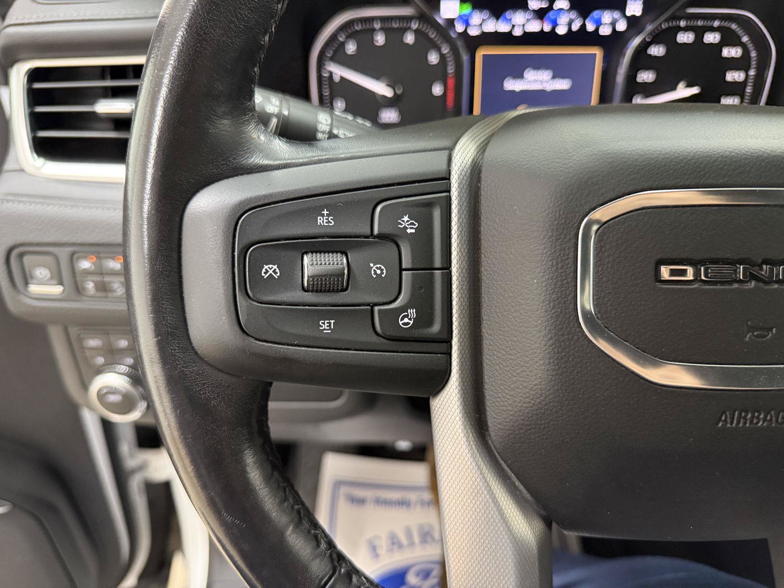 Used 2021 GMC Yukon XL Denali AWD/4WD image 12