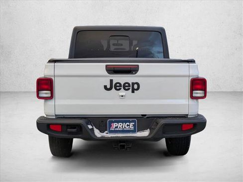 Used 2022 Jeep Gladiator Sport image 7
