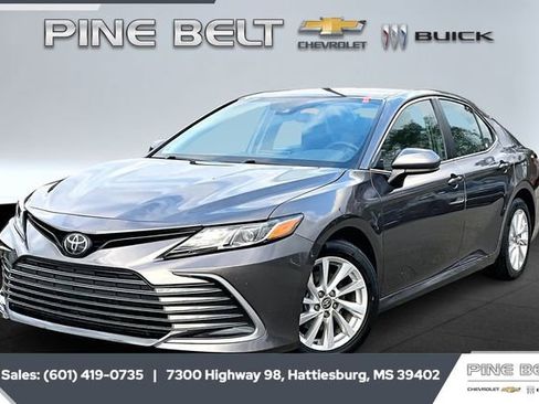 Used 2023 Toyota Camry LE image 10